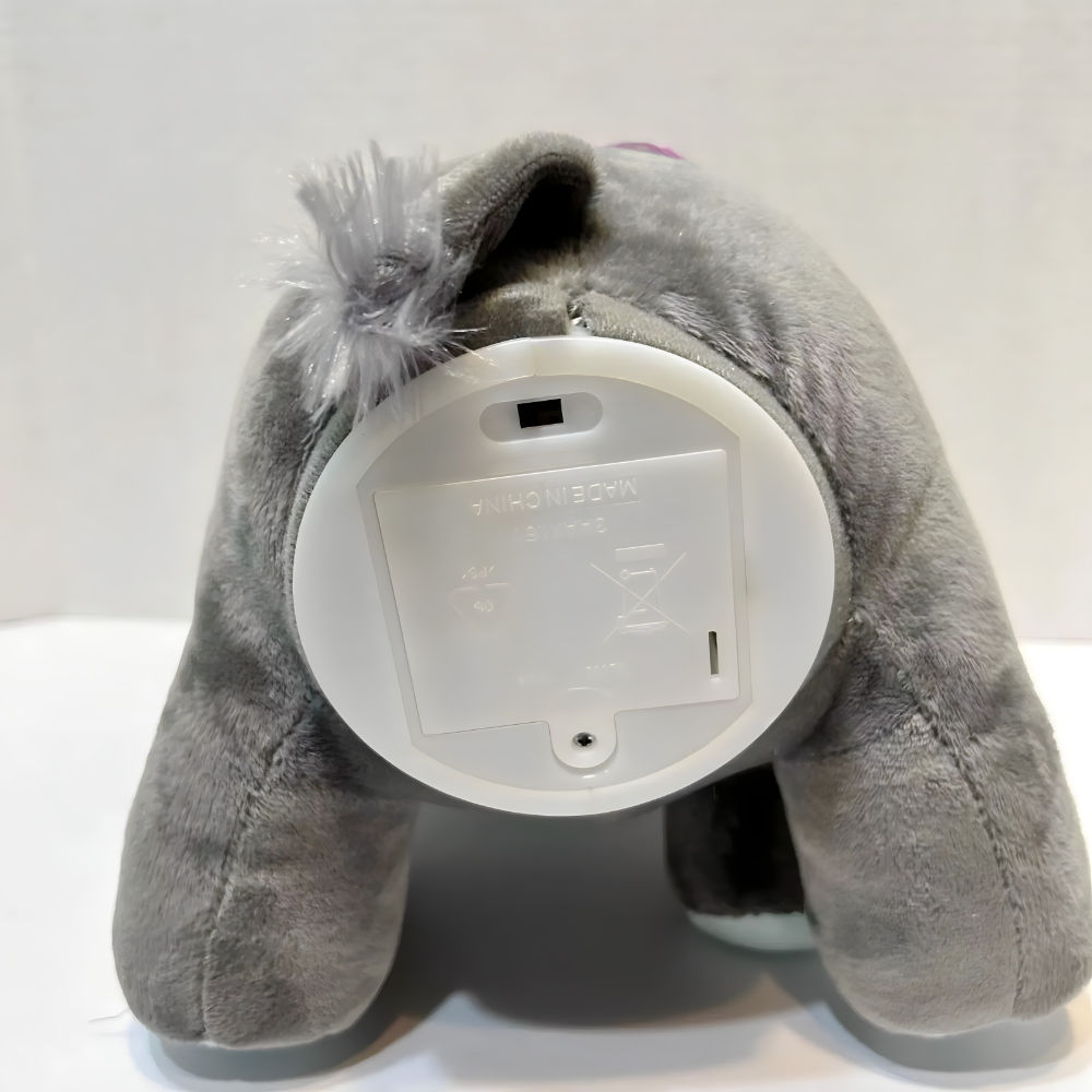 baterije se stavljaju sa donje strane